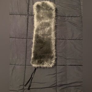 NWT Banana Republic Faux Fur & Knit Scarf Gray Black Leather Tie